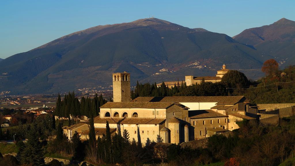 Hotel Clarici Spoleto Buitenkant foto
