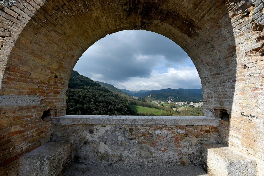 Hotel Clarici Spoleto Buitenkant foto