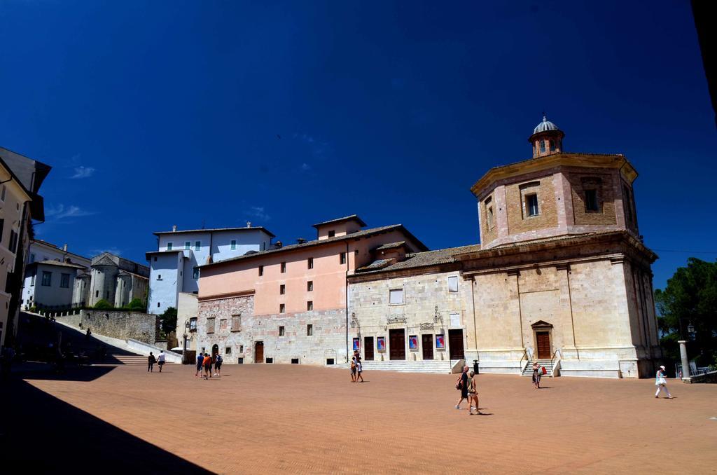 Hotel Clarici Spoleto Buitenkant foto