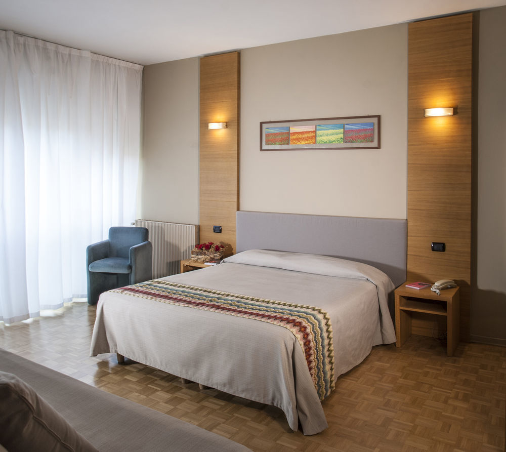 Hotel Clarici Spoleto Buitenkant foto