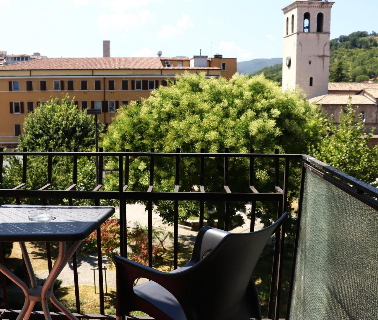 Hotel Clarici Spoleto Buitenkant foto