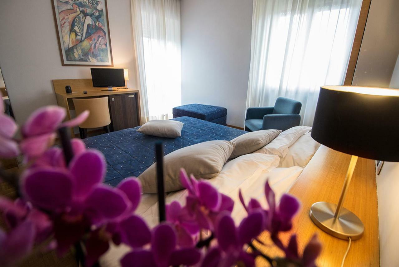 Hotel Clarici Spoleto Buitenkant foto